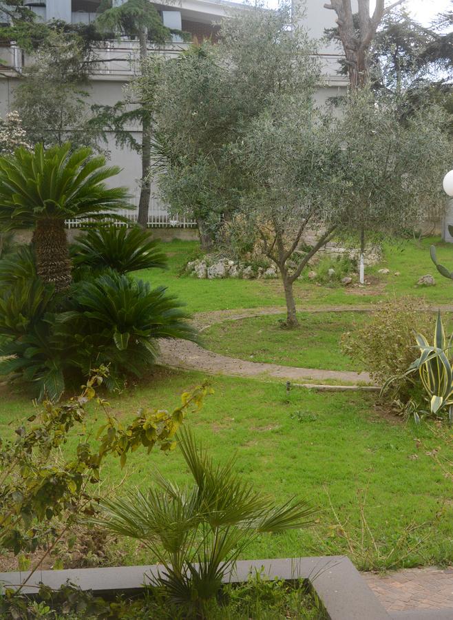 B&B Villa Garden Bisceglie Buitenkant foto